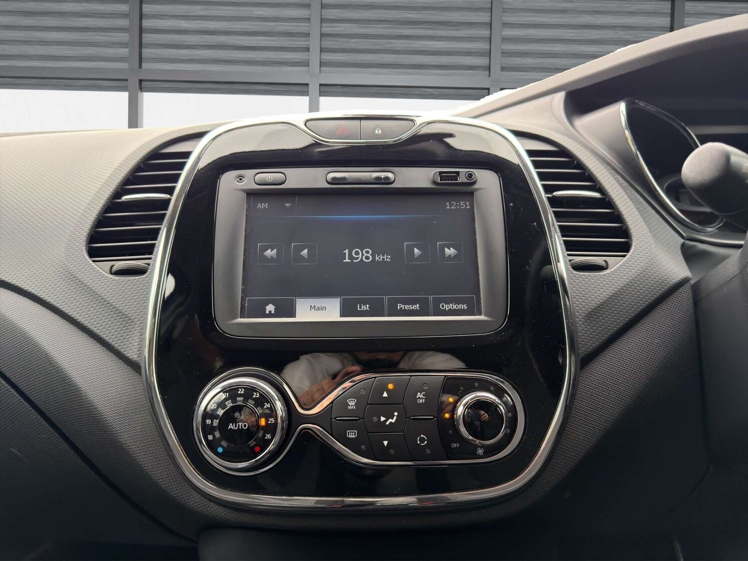 Used Renault Captur 2015 for sale - 77946160: Photo 46