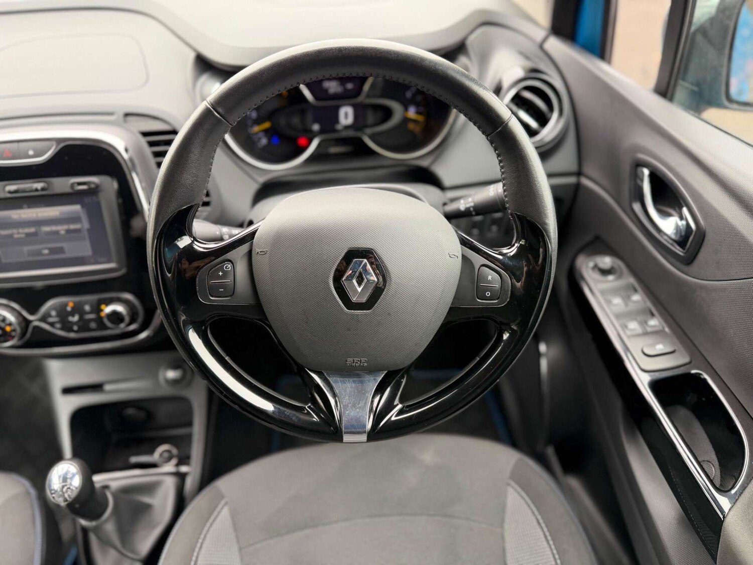 Used Renault Captur 2015 for sale - 77946160: Photo 54