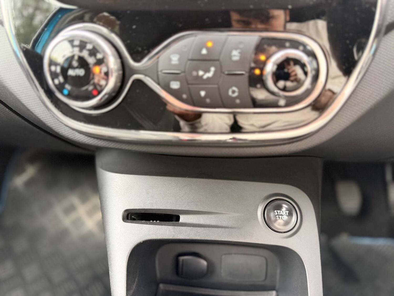 Used Renault Captur 2015 for sale - 77946160: Photo 67