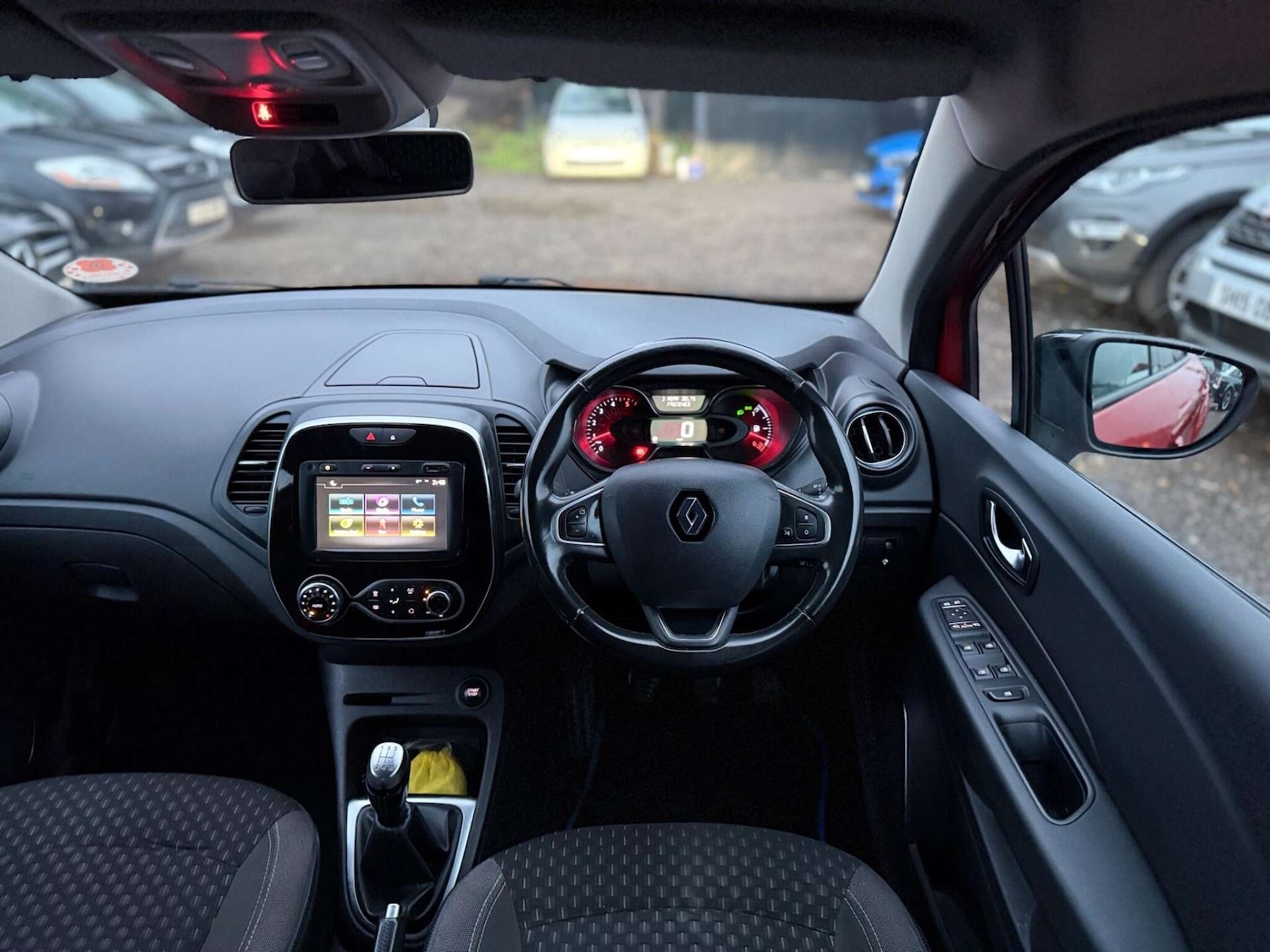 Used Renault Captur 2017 for sale - 77946162: Photo 33