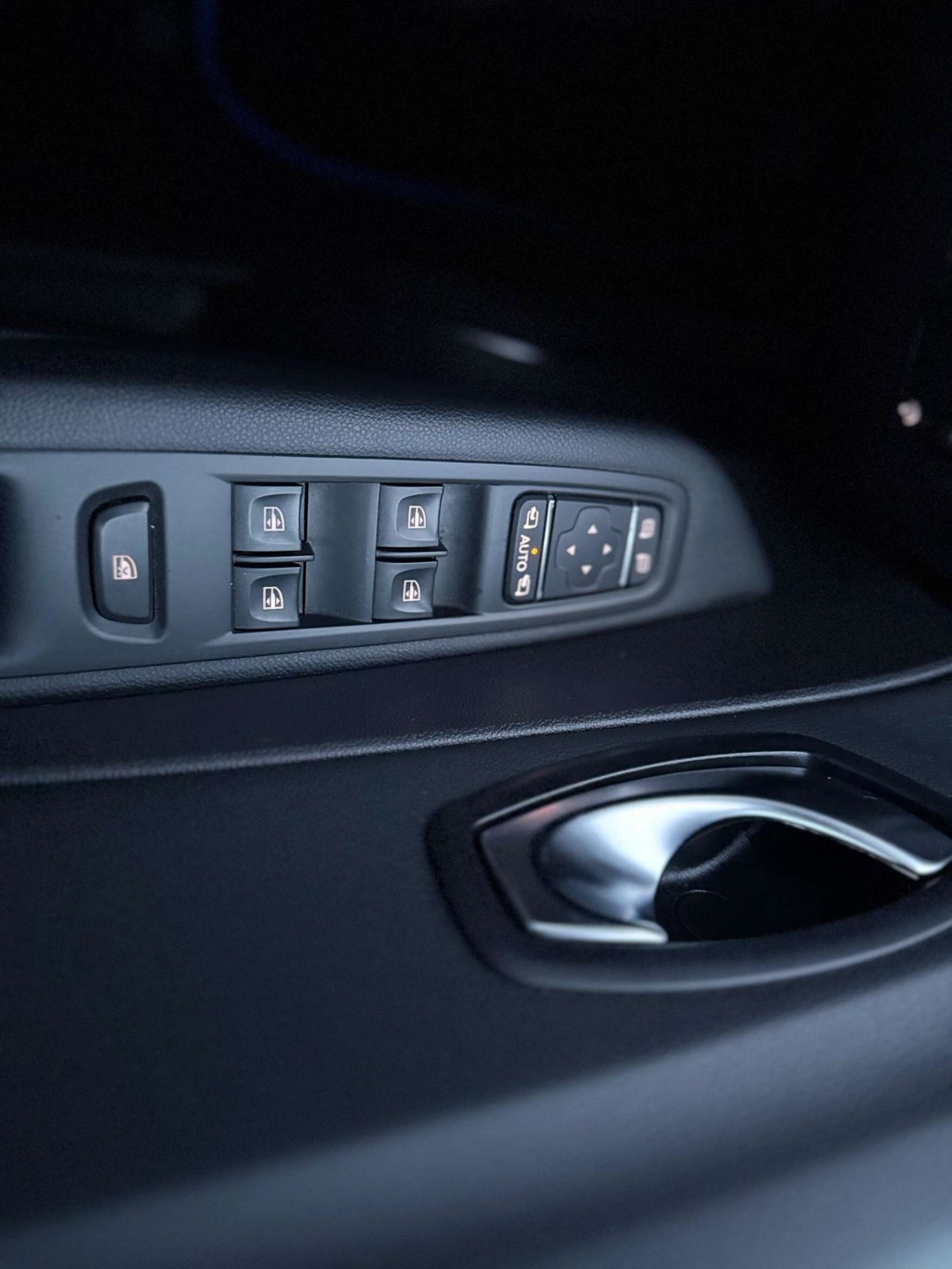 Used Renault Captur 2017 for sale - 77946162: Photo 42