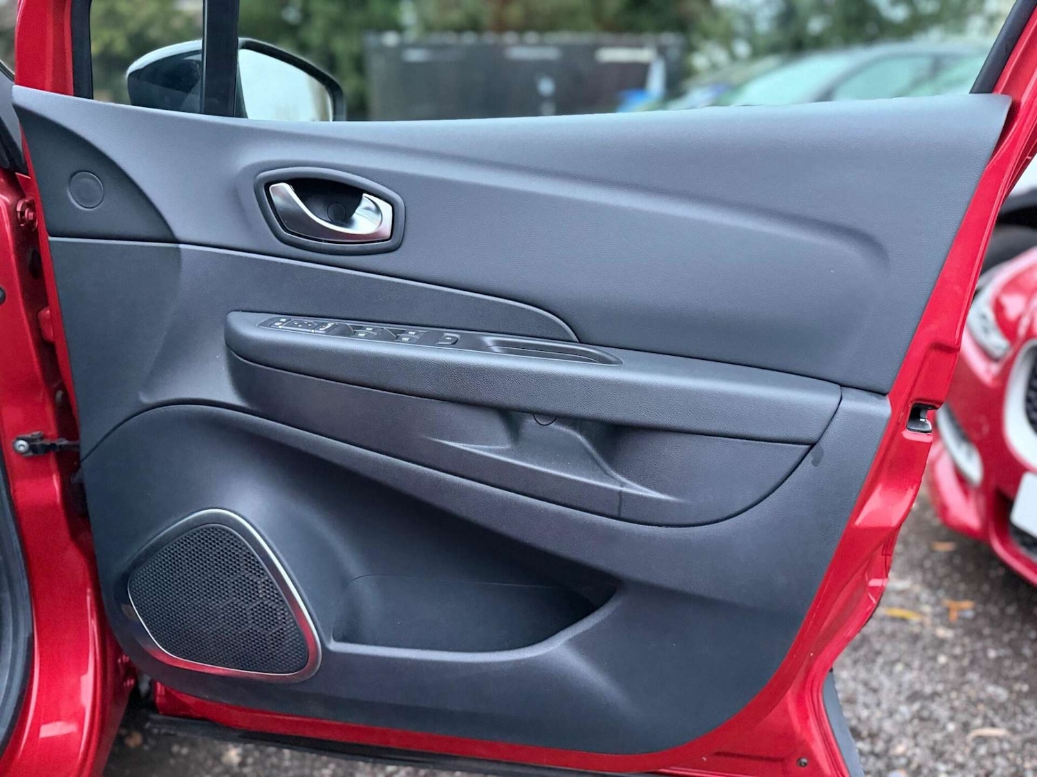 Used Renault Captur 2017 for sale - 77946162: Photo 45