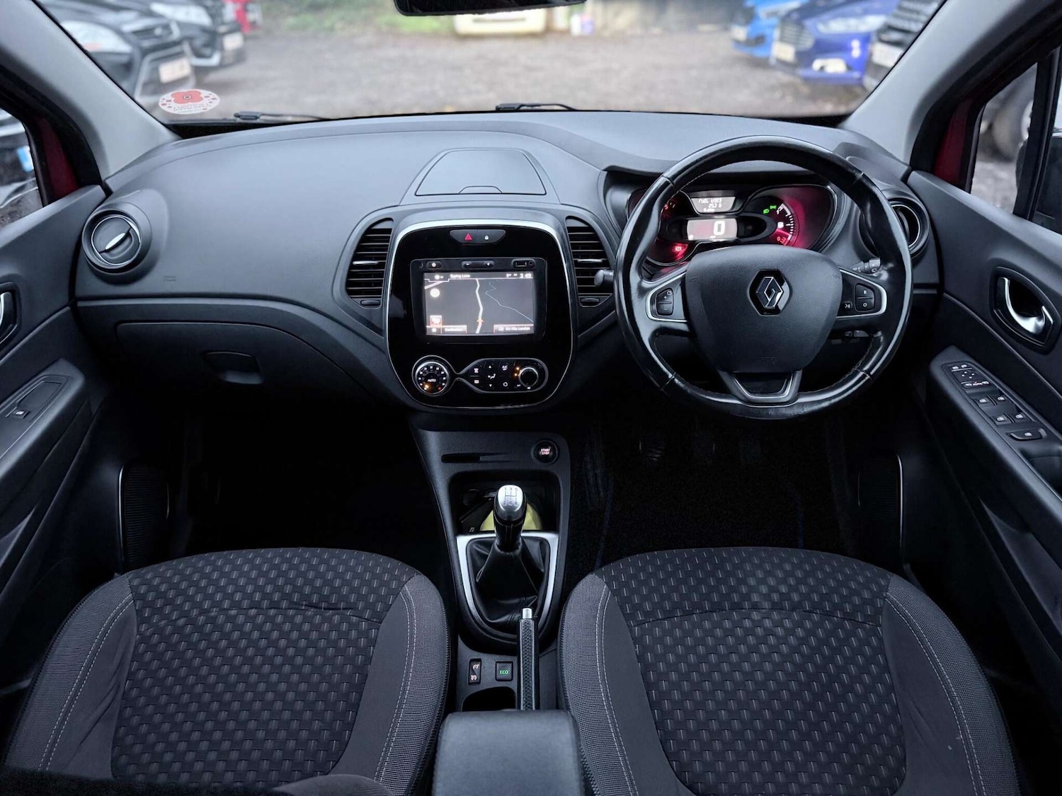 Used Renault Captur 2017 for sale - 77946162: Photo 5