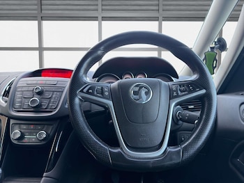 Used Vauxhall Zafira Tourer 2016 for sale - 78664136: Photo