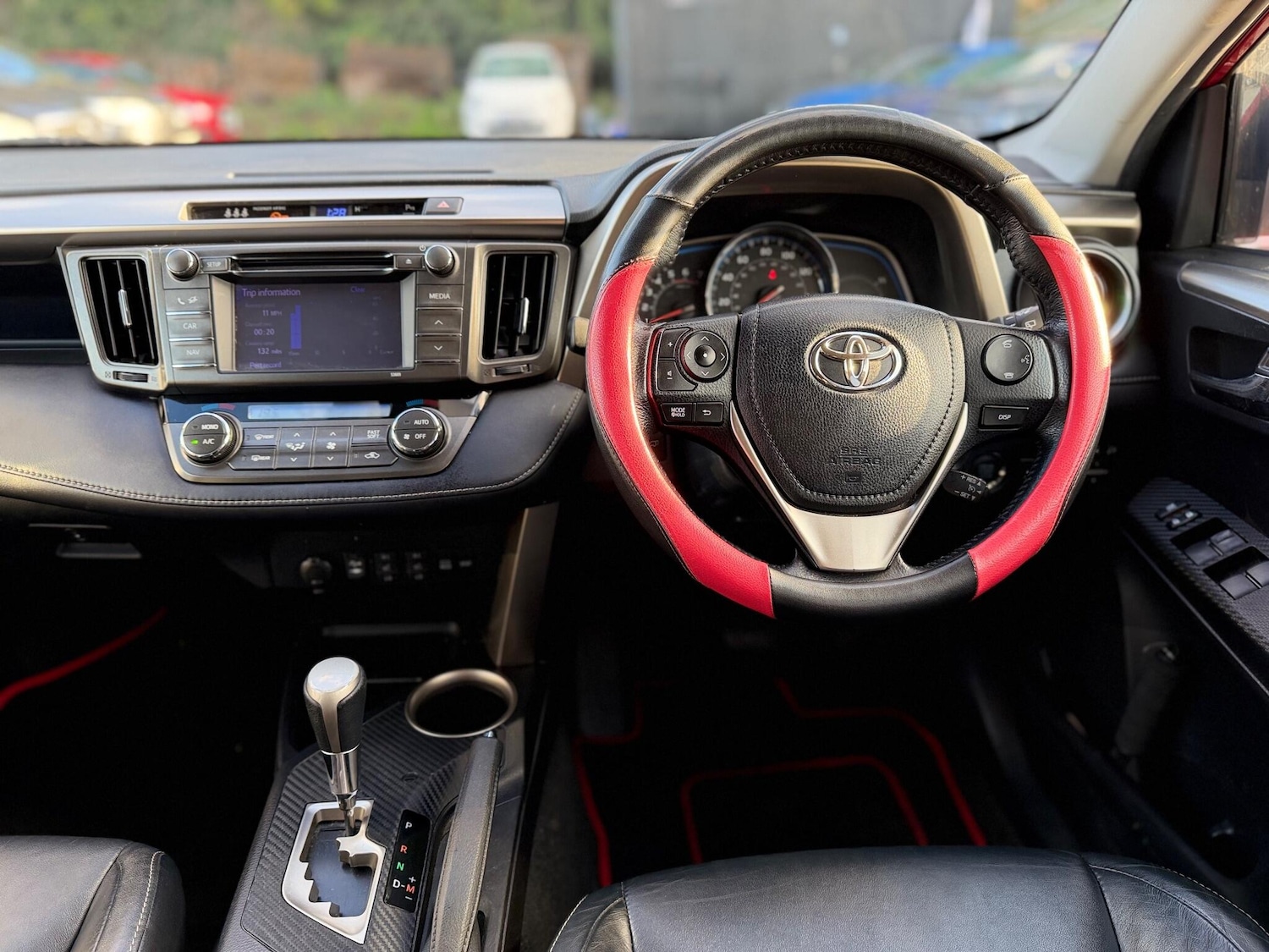 Used Toyota RAV4 2013 for sale - 76942481: Photo 8