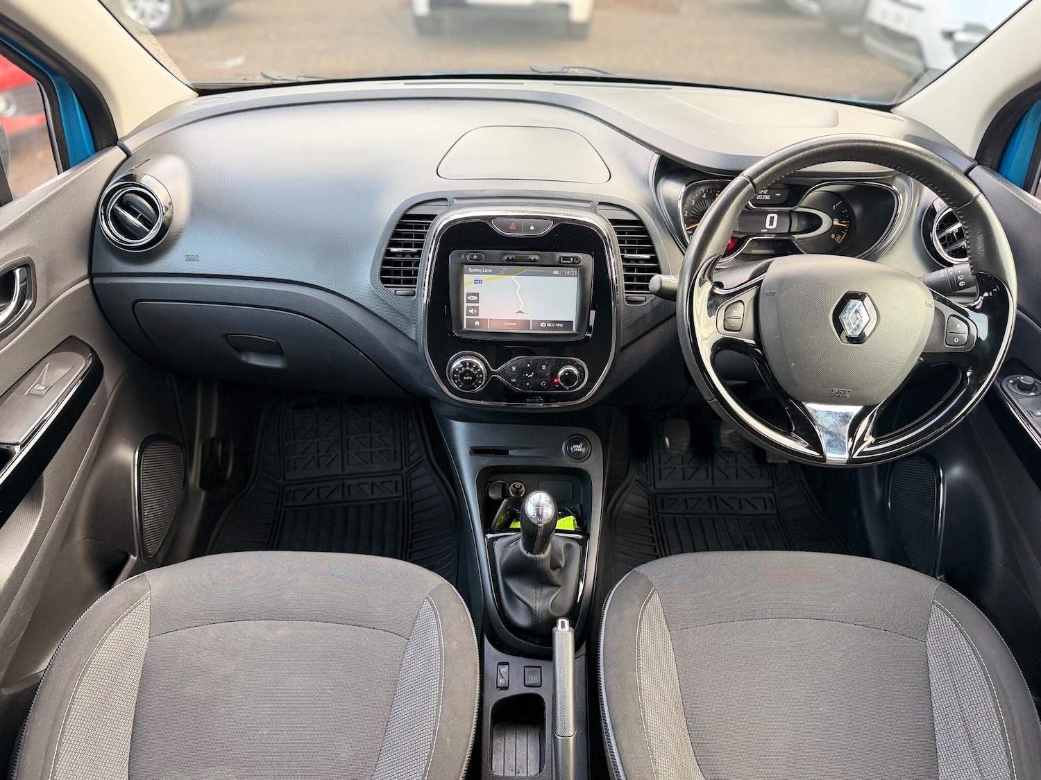 Used Renault Captur 2015 for sale - 76832930: Photo 11