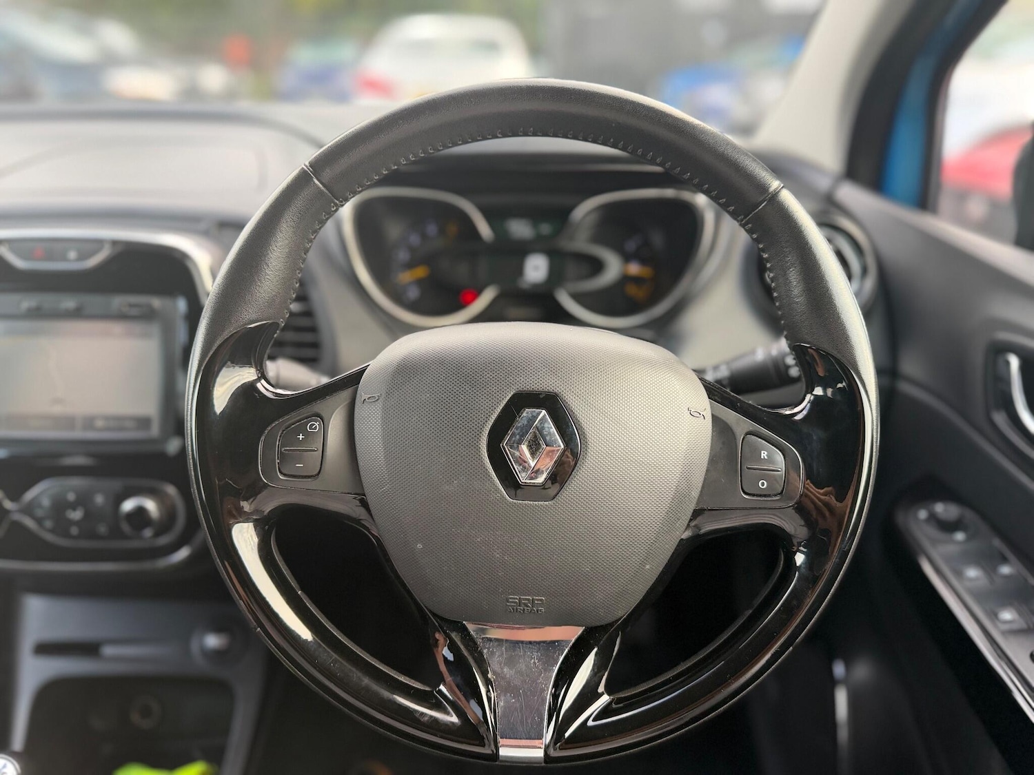 Used Renault Captur 2015 for sale - 76832930: Photo 8