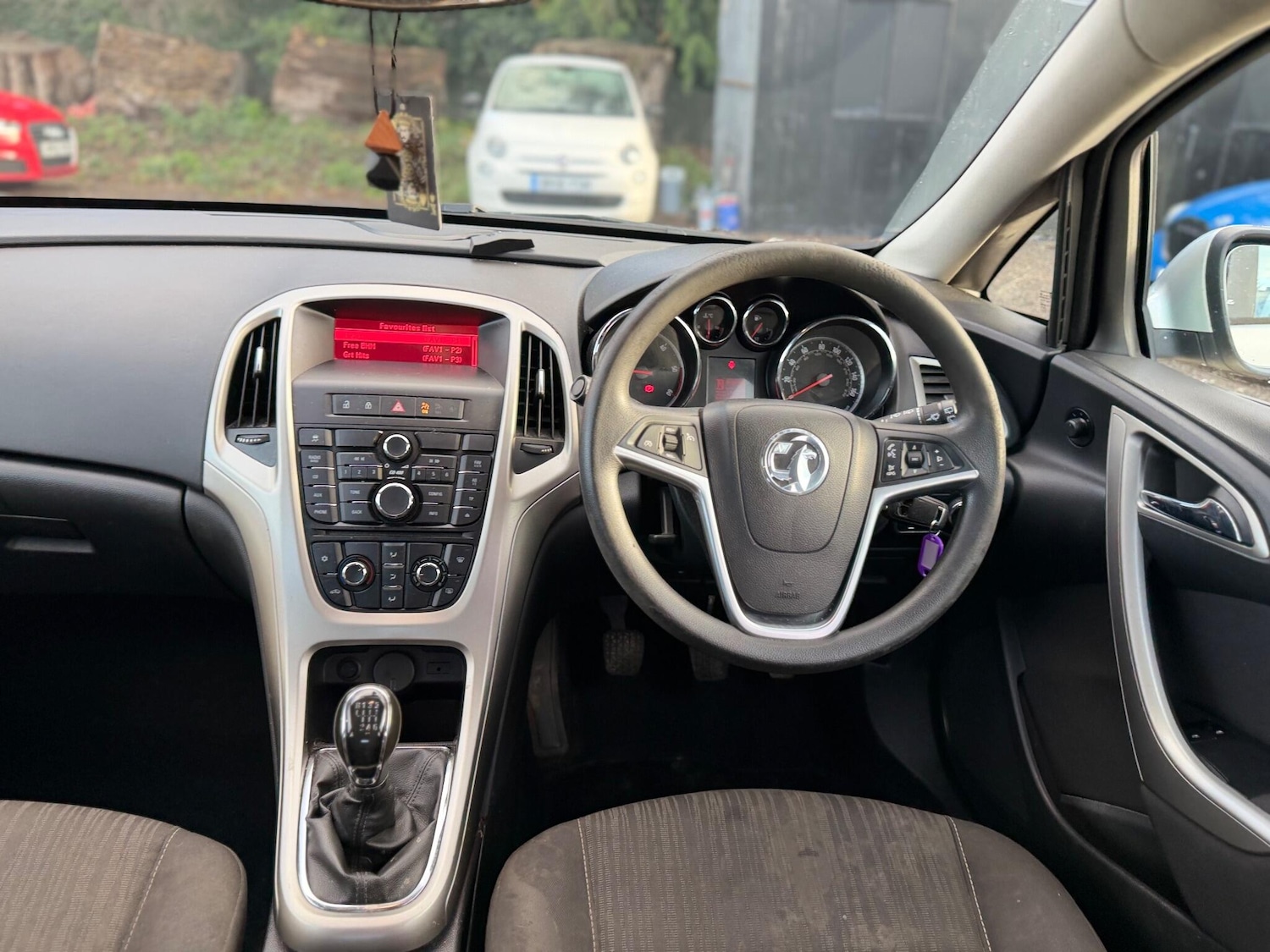 Used Vauxhall Astra 2011 for sale - 77050276: Photo 32