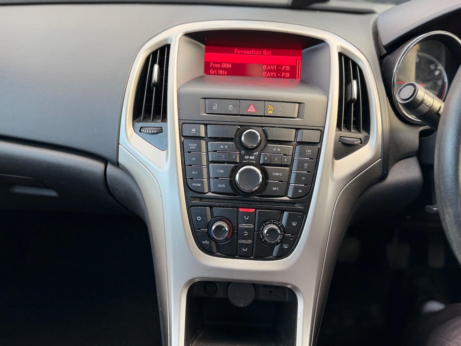 Used Vauxhall Astra 2011 for sale - 77050276: Photo 50