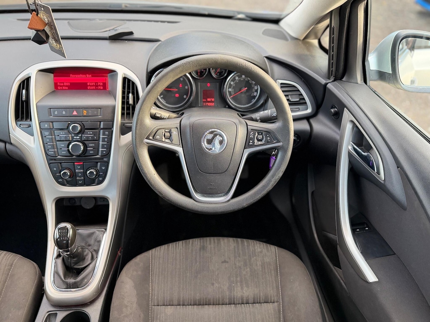 Used Vauxhall Astra 2011 for sale - 77050276: Photo 8