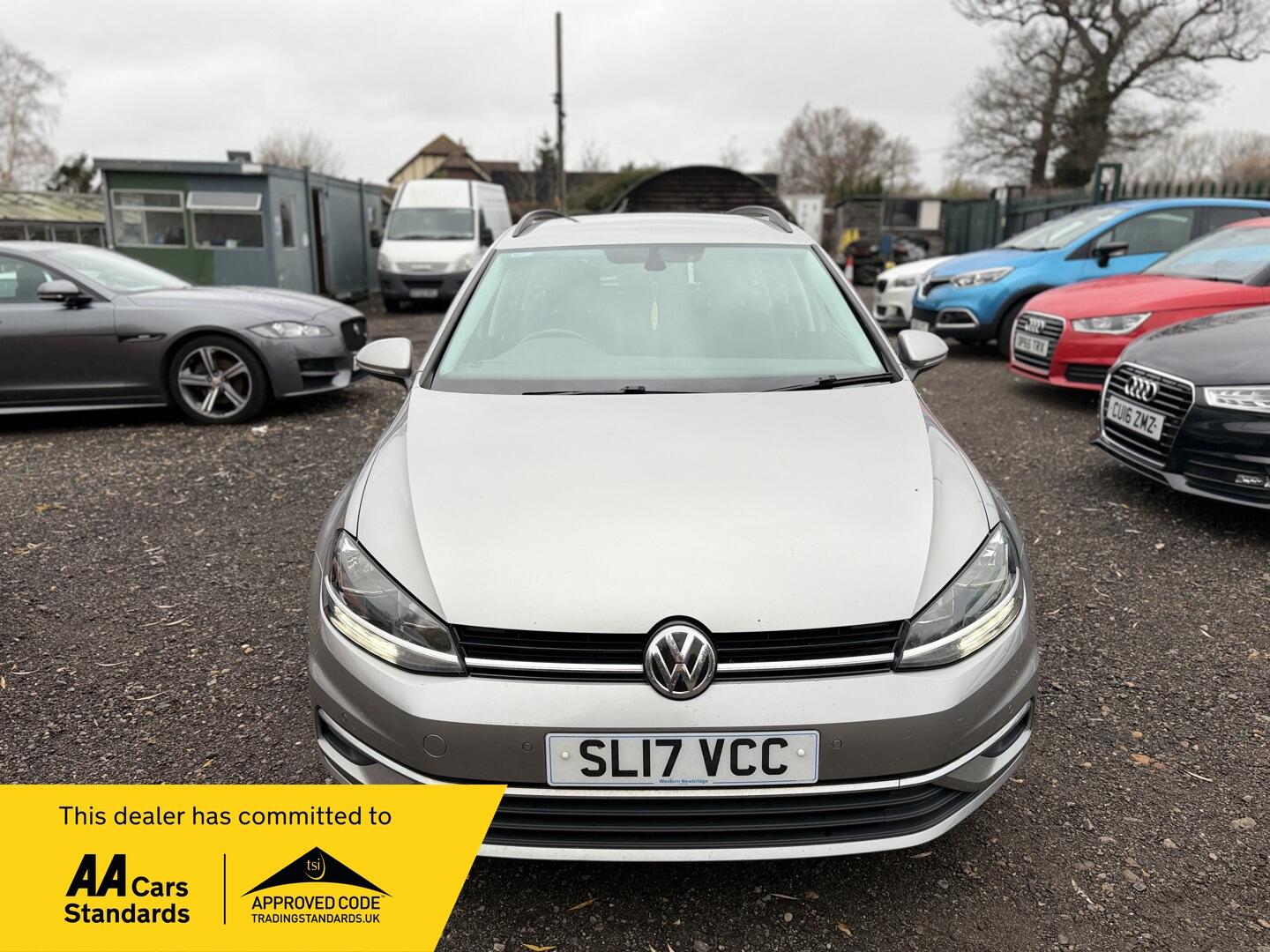 Used Volkswagen Golf 2017 for sale - 76926935: Photo 2
