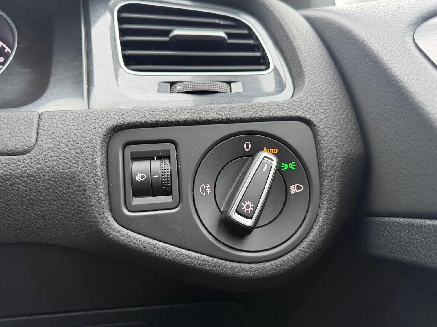 Used Volkswagen Golf 2017 for sale - 76926935: Photo 52