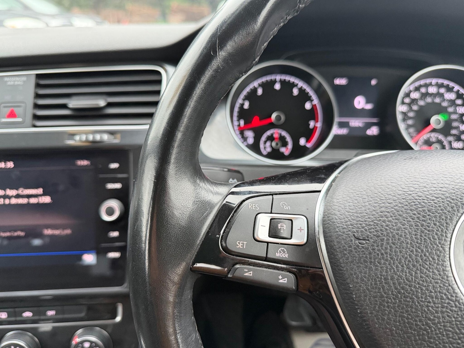 Used Volkswagen Golf 2017 for sale - 76926935: Photo 90