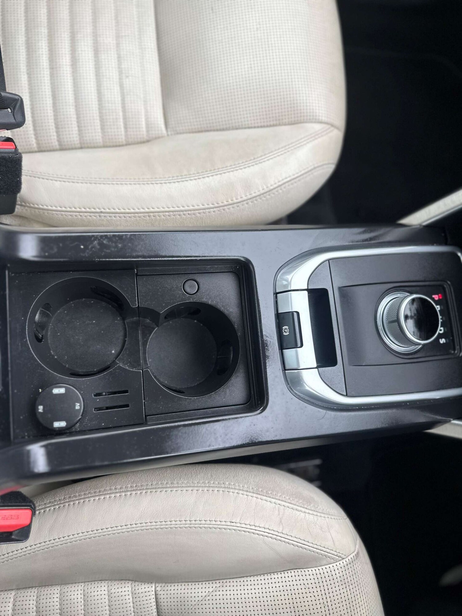 Used Land Rover Discovery Sport 2016 for sale - 77946169: Photo 32