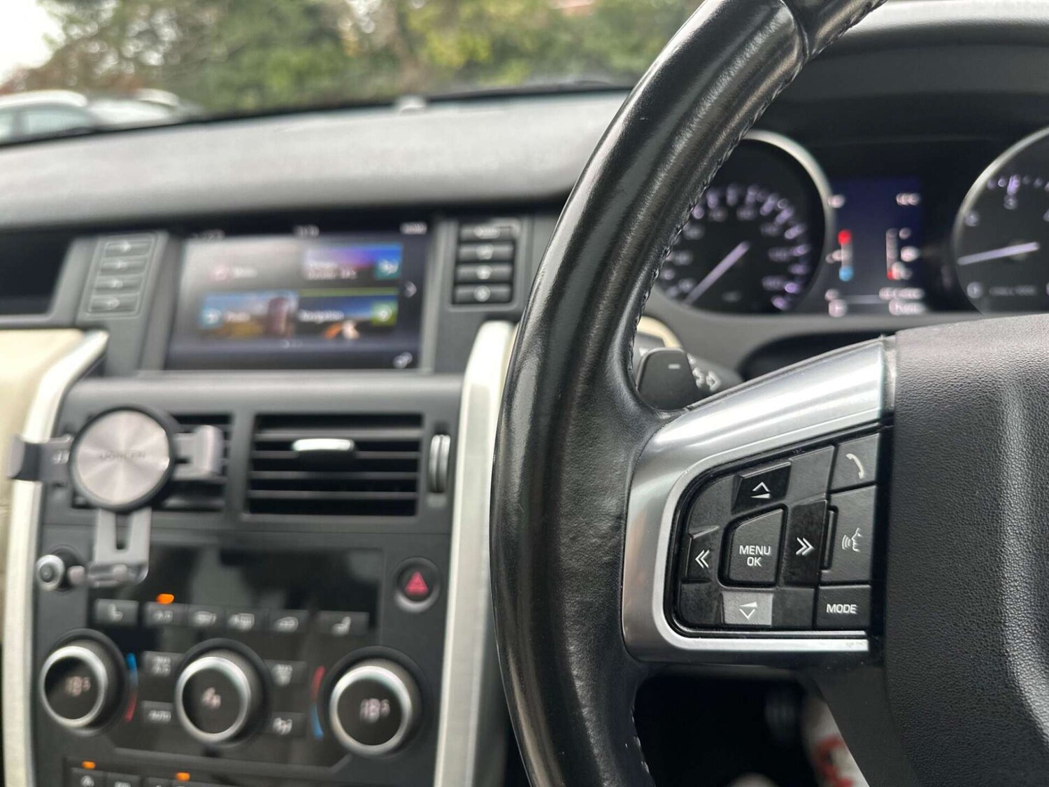 Used Land Rover Discovery Sport 2016 for sale - 77946169: Photo 41