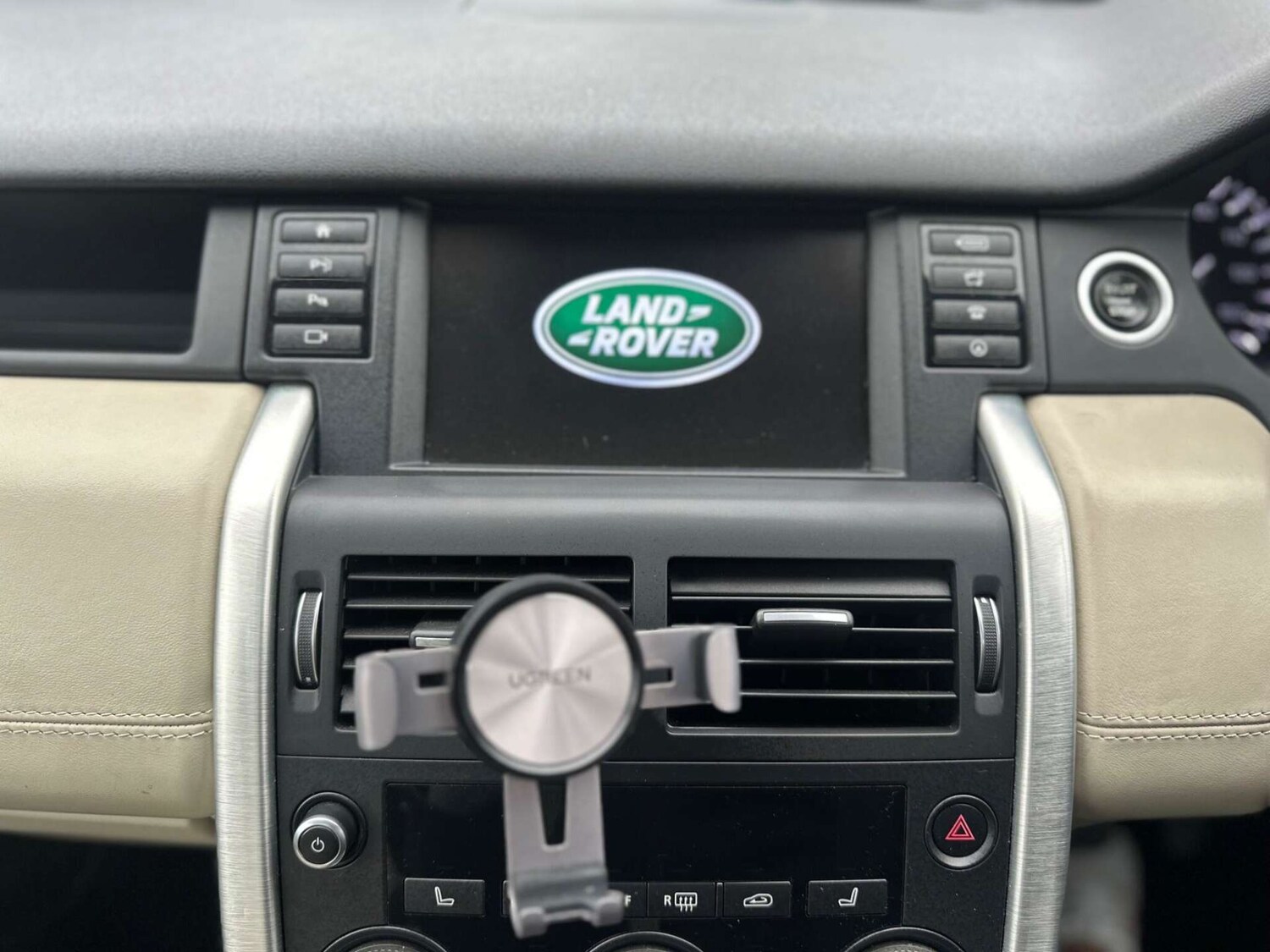 Used Land Rover Discovery Sport 2016 for sale - 77946169: Photo 64