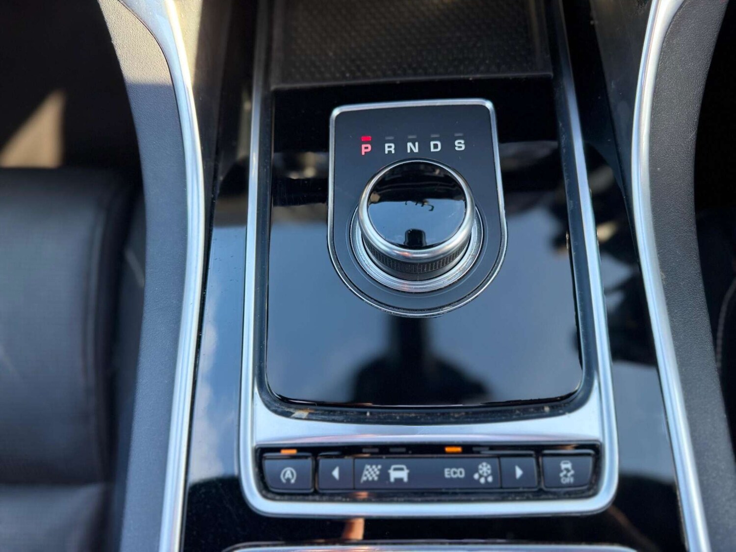 Used Jaguar XE 2016 for sale - 77946154: Photo 29