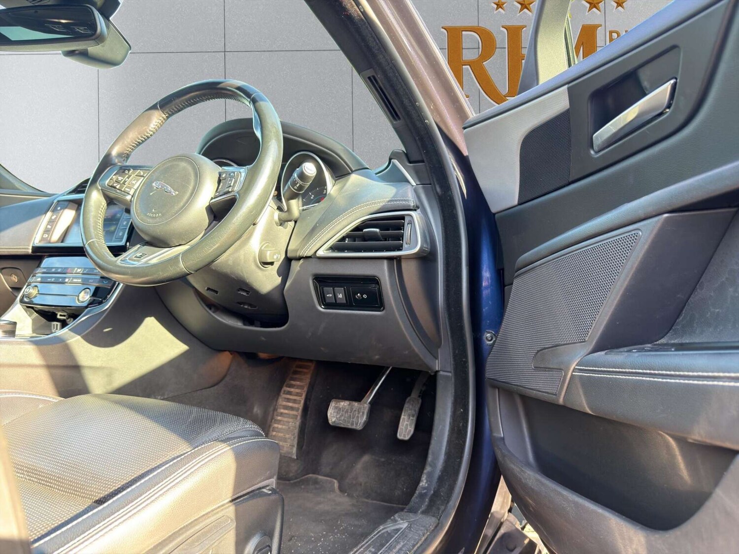 Used Jaguar XE 2016 for sale - 77946154: Photo 32