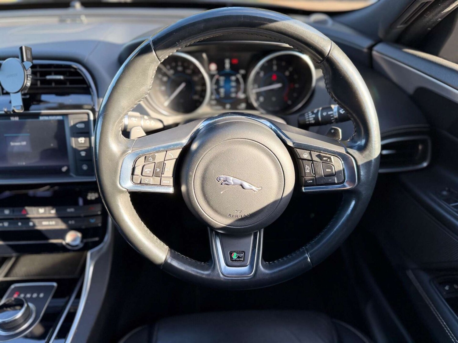 Used Jaguar XE 2016 for sale - 77946154: Photo 50