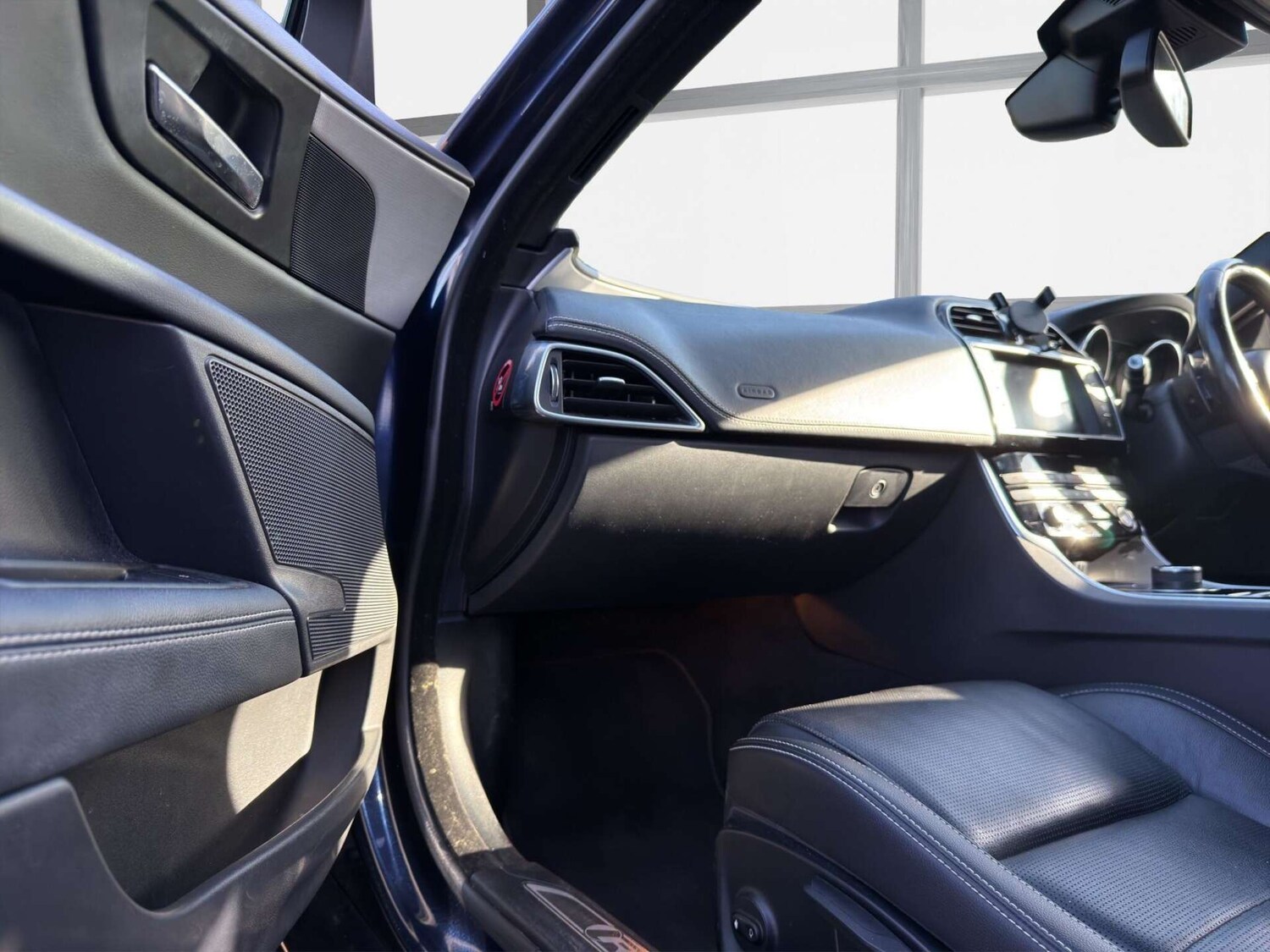 Used Jaguar XE 2016 for sale - 77946154: Photo 62