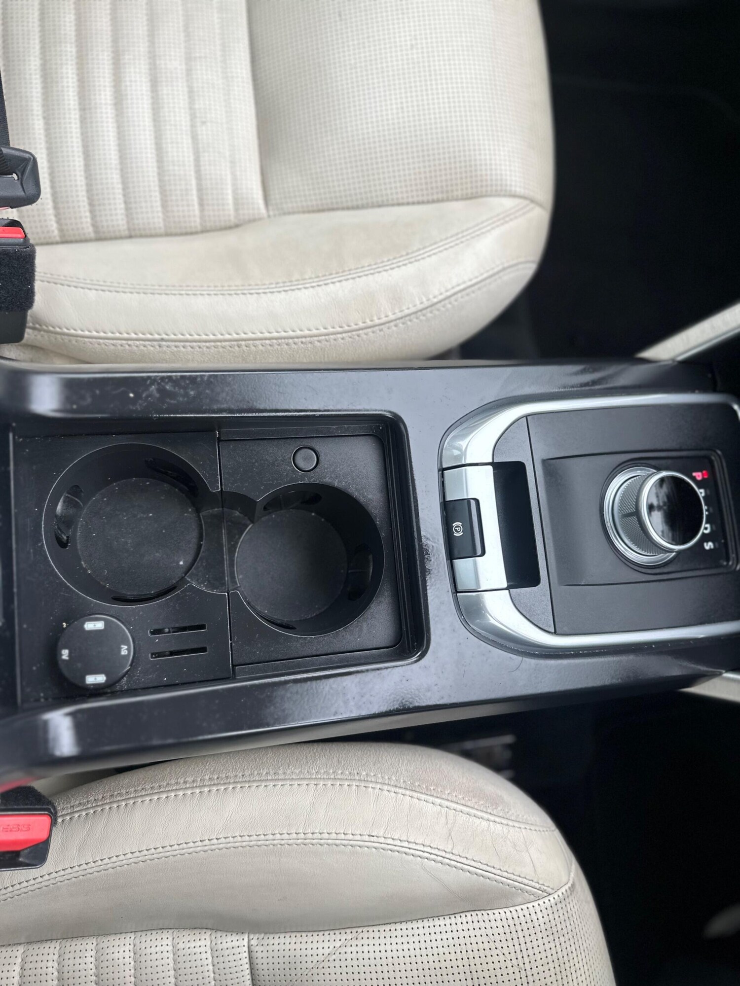 Used Land Rover Discovery Sport 2016 for sale - 76240203: Photo 32