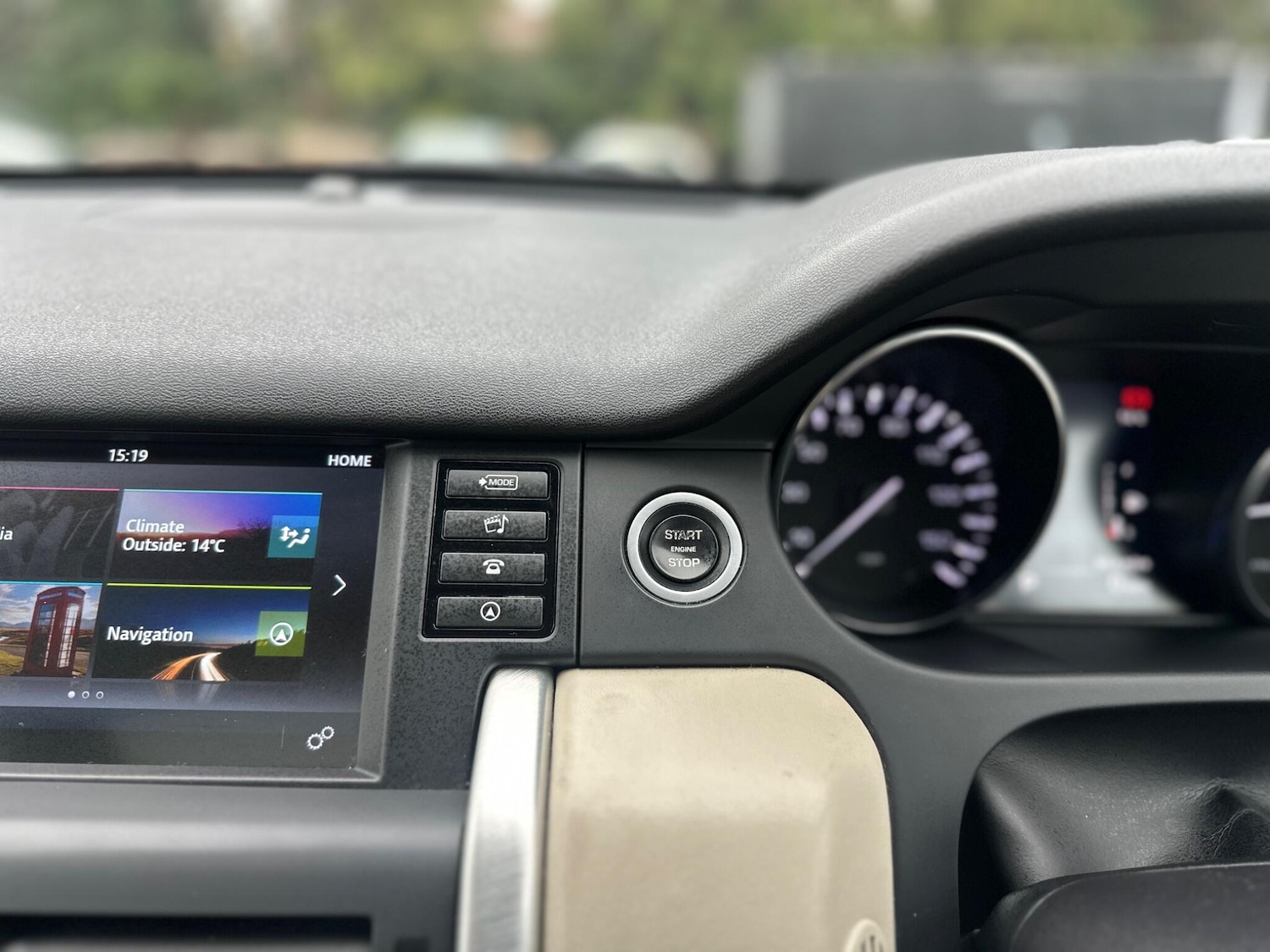 Used Land Rover Discovery Sport 2016 for sale - 76240203: Photo 39