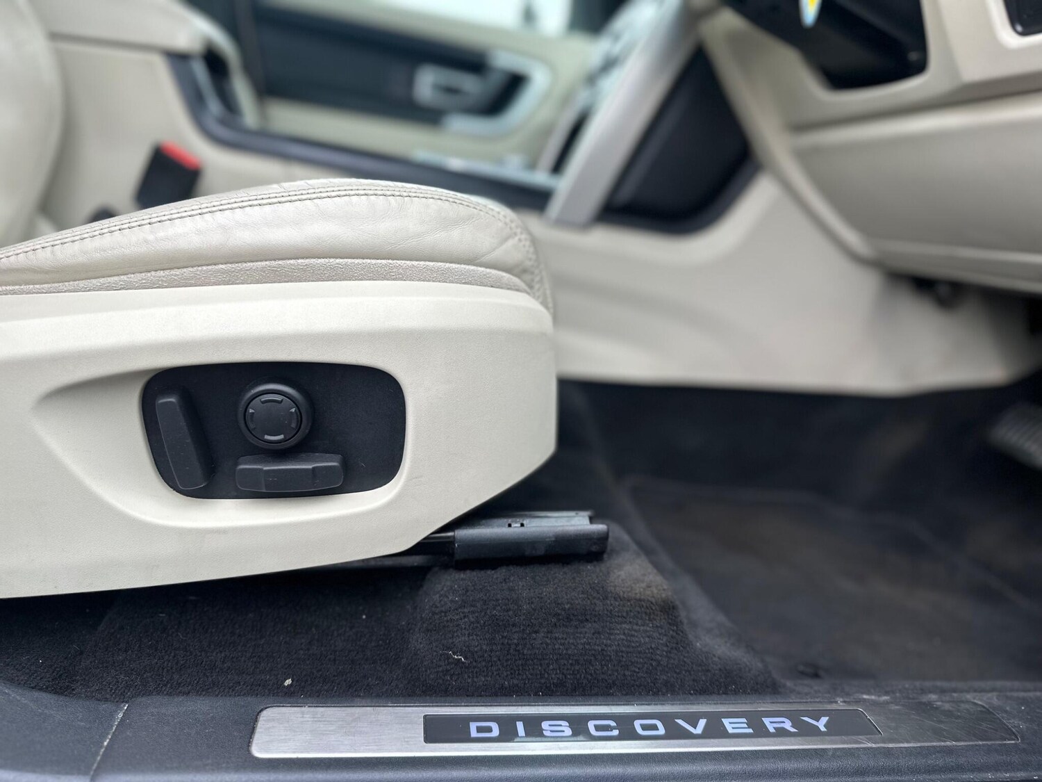 Used Land Rover Discovery Sport 2016 for sale - 76240203: Photo 50