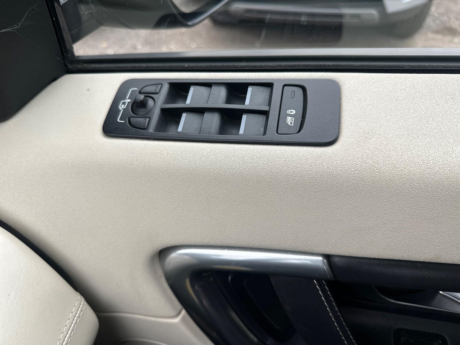 Used Land Rover Discovery Sport 2016 for sale - 76240203: Photo 51