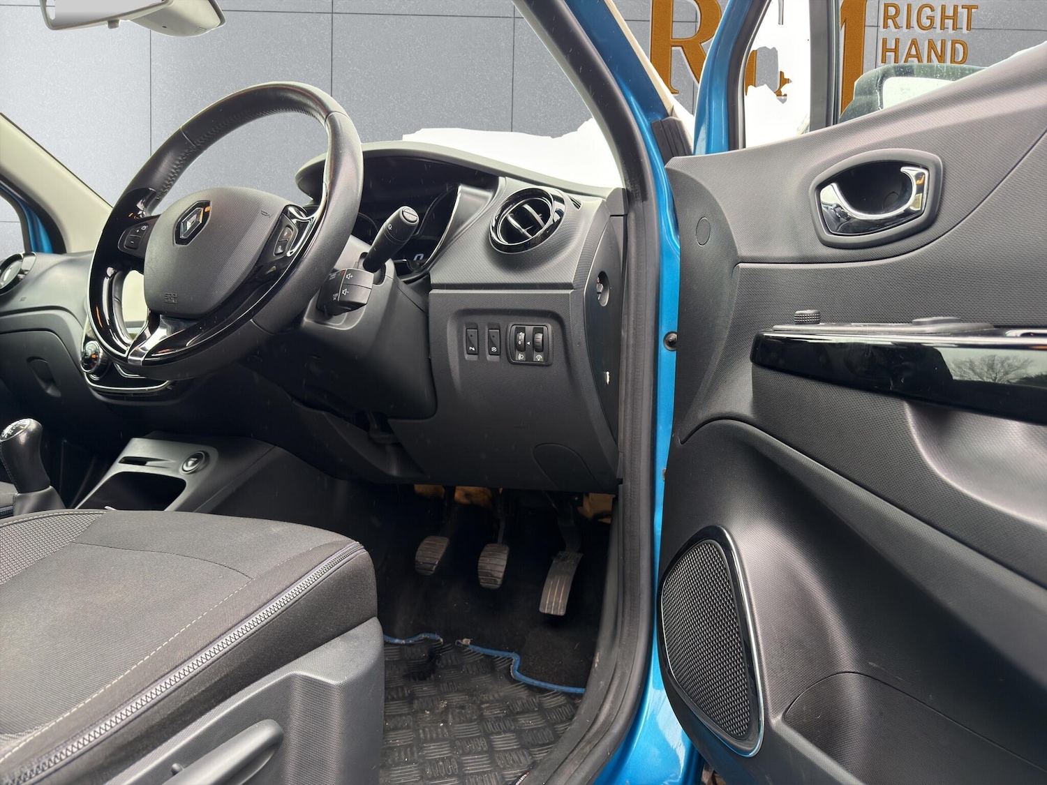 Used Renault Captur 2015 for sale - 77793376: Photo 24