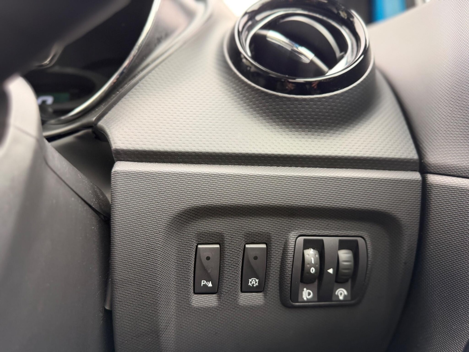 Used Renault Captur 2015 for sale - 77793376: Photo 35