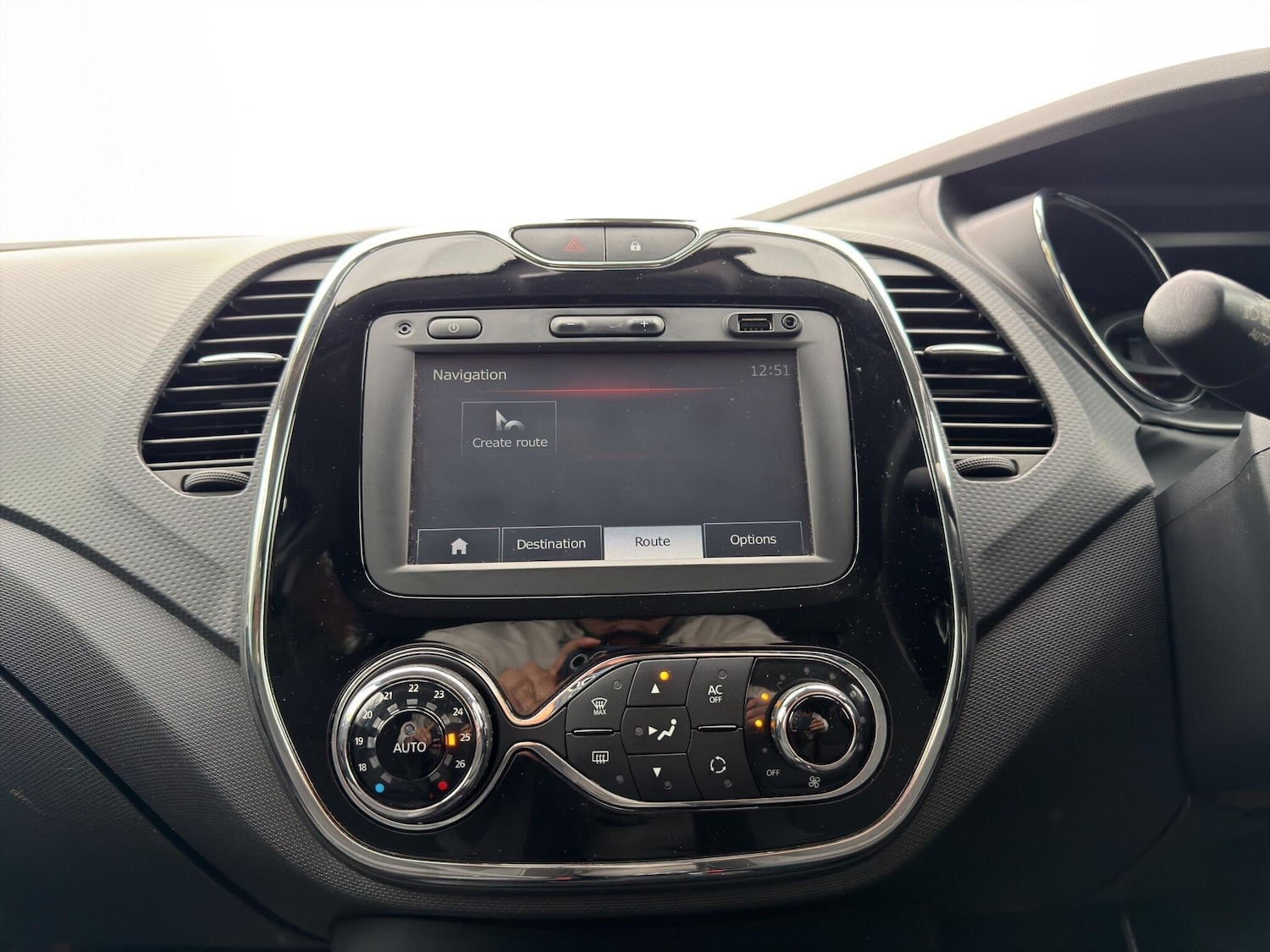 Used Renault Captur 2015 for sale - 77793376: Photo 44