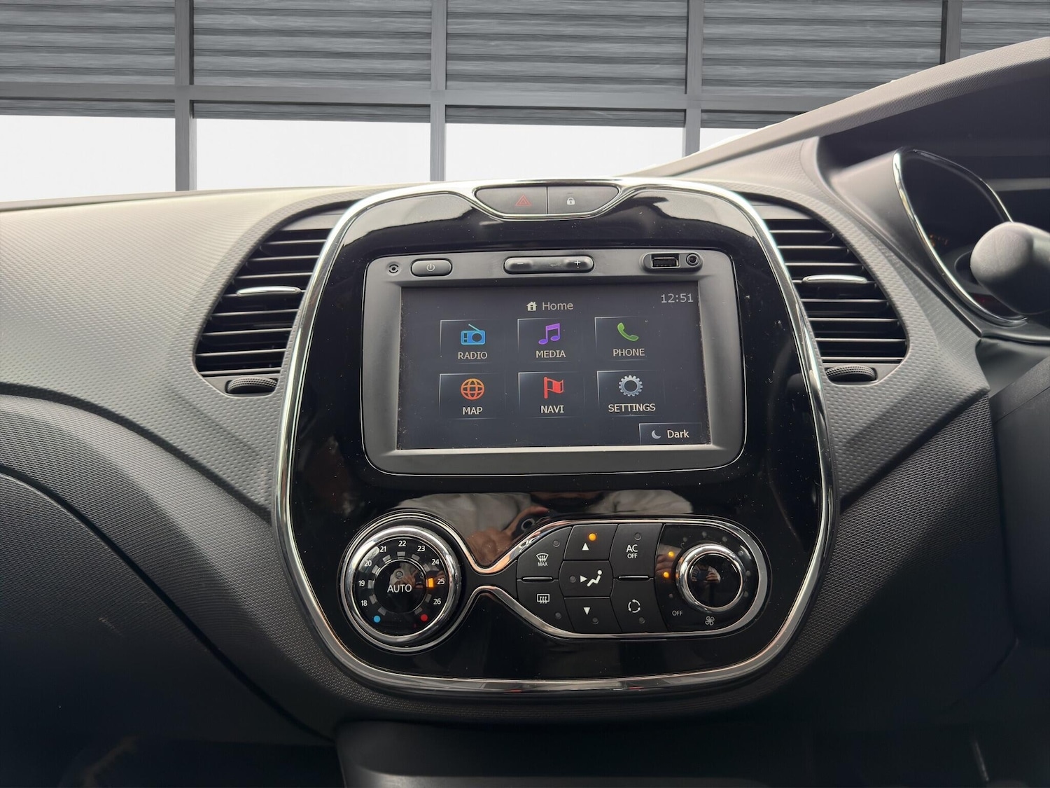 Used Renault Captur 2015 for sale - 77793376: Photo 45