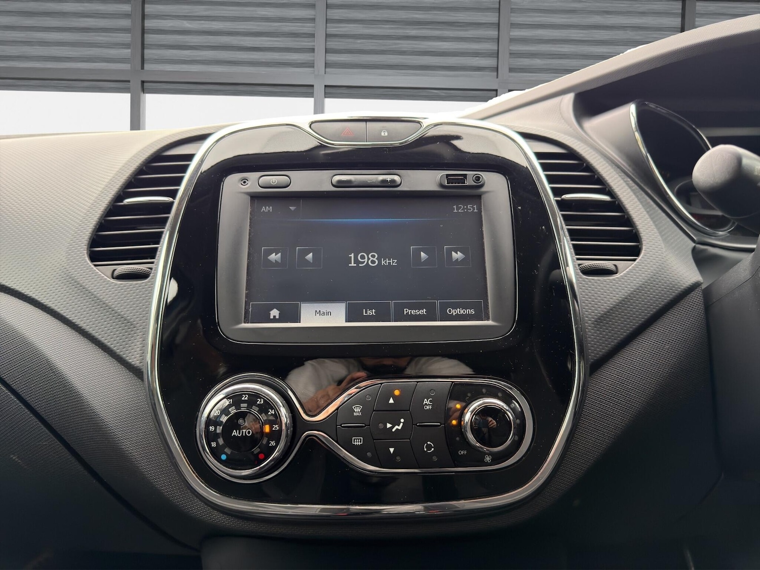 Used Renault Captur 2015 for sale - 77793376: Photo 46