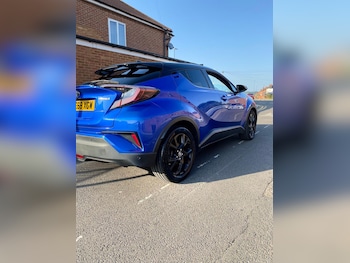 Used Toyota C-HR 2018 for sale - 75595818: Photo