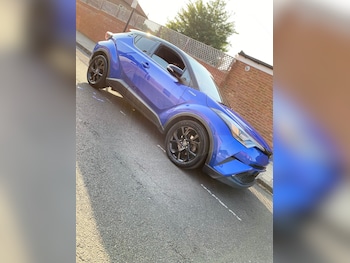 Used Toyota C-HR 2018 for sale - 75595818: Photo
