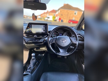 Used Toyota C-HR 2018 for sale - 75595818: Photo