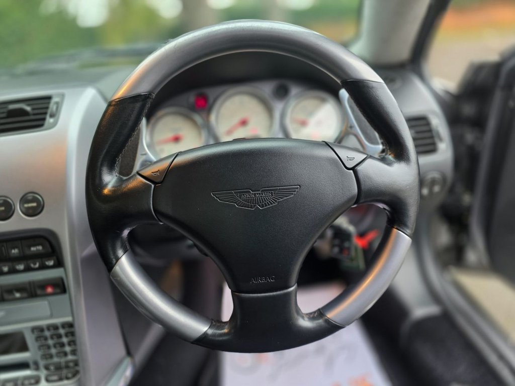 Used Aston Martin Vanquish 2003 for sale - 77806830: Photo 25