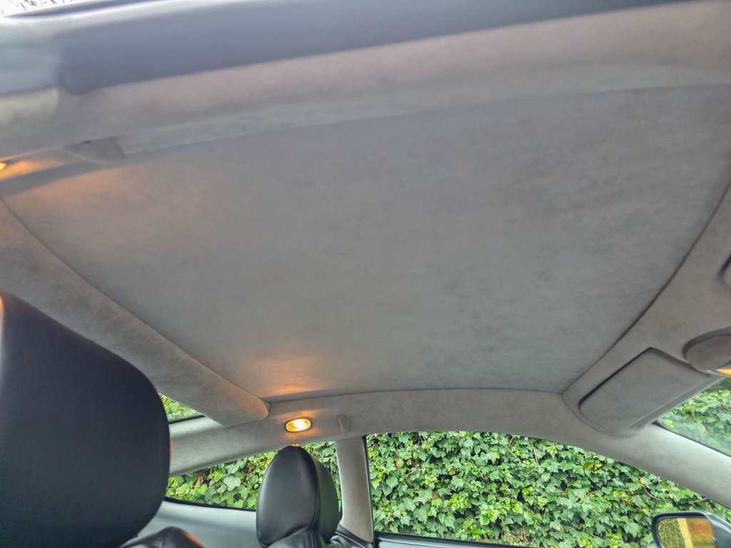 Used Aston Martin Vanquish 2003 for sale - 77806830: Photo 32