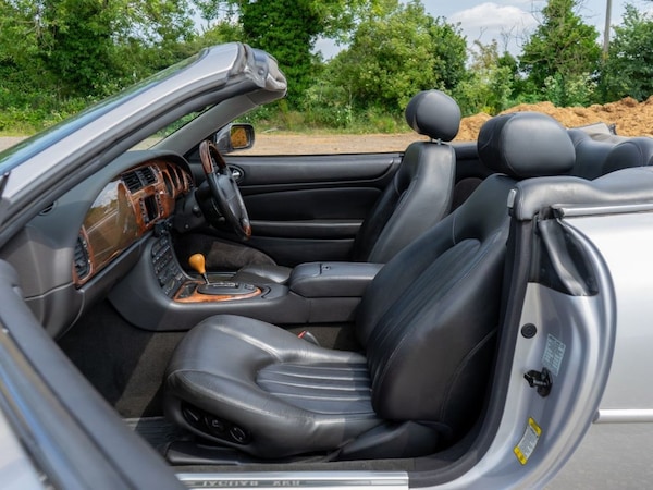 Used Jaguar XK8 2001 for sale - 74998295: Photo 4