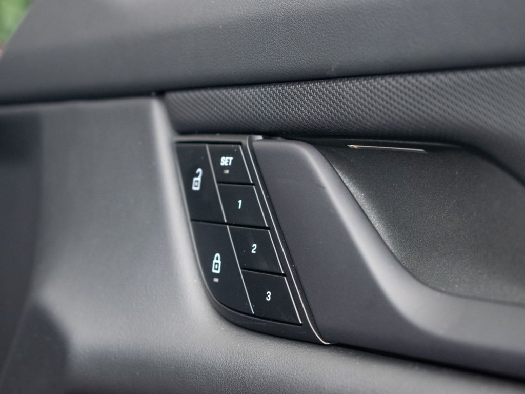 Used Porsche Taycan 2023 for sale - 78134549: Photo 36