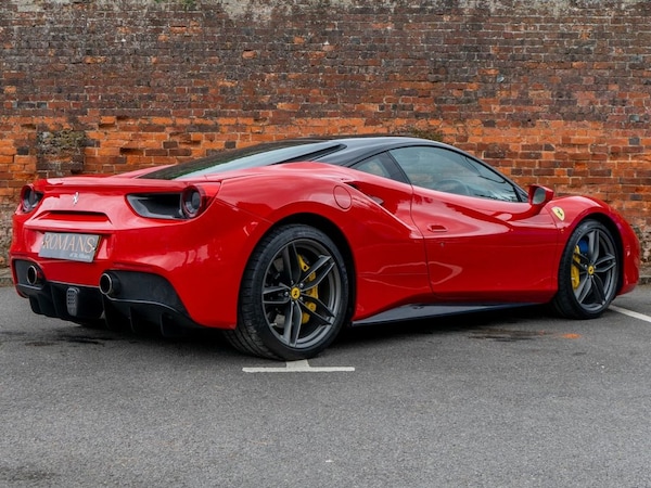 Used Ferrari 488 2016 for sale - 75359060: Photo 2