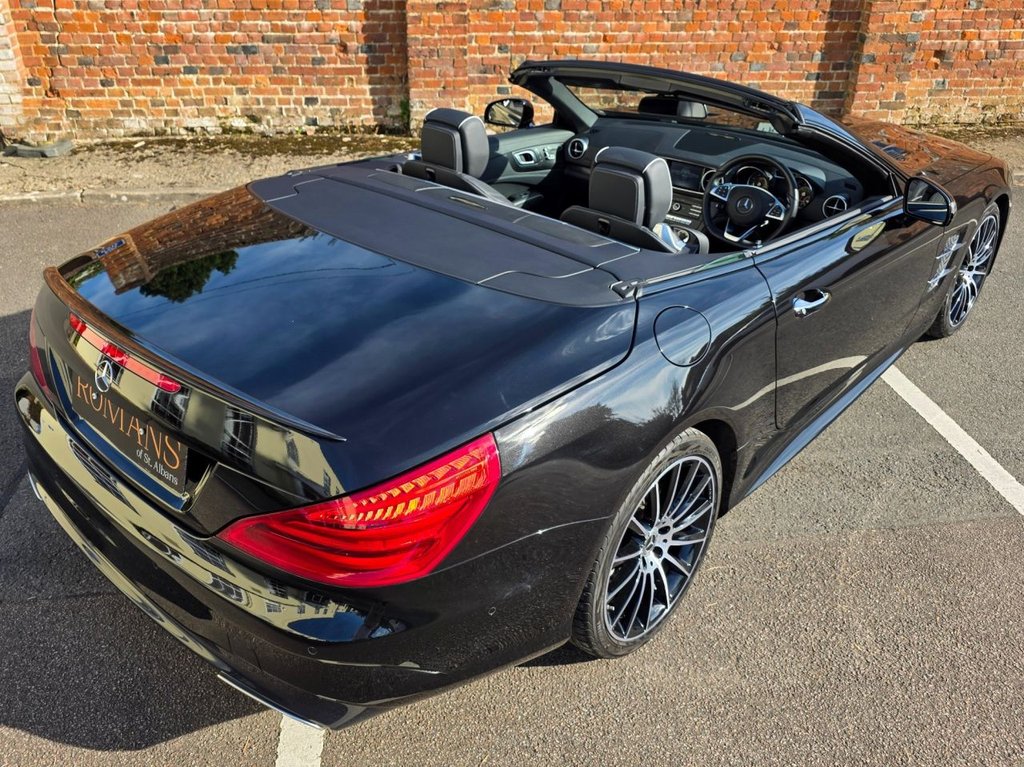 Used Aston Martin DB11 2018 for sale - 76950211: Photo 11