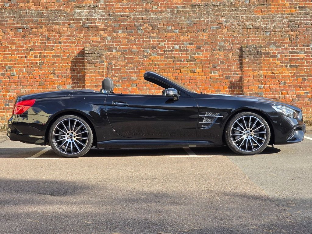 Used Aston Martin DB11 2018 for sale - 76950211: Photo 13