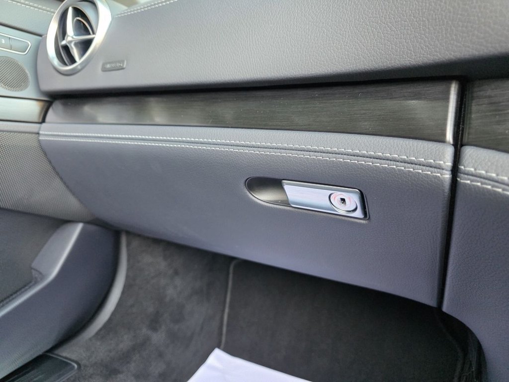 Used Aston Martin DB11 2018 for sale - 76950211: Photo 42