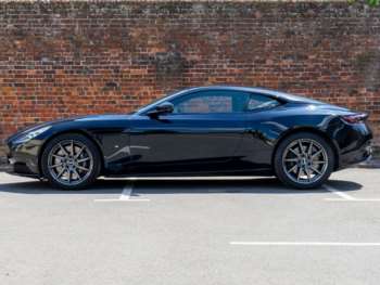 Used Aston Martin DB11 2016 for sale - 75221058: Photo