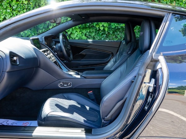 Used Aston Martin DB11 2016 for sale - 75221058: Photo 5
