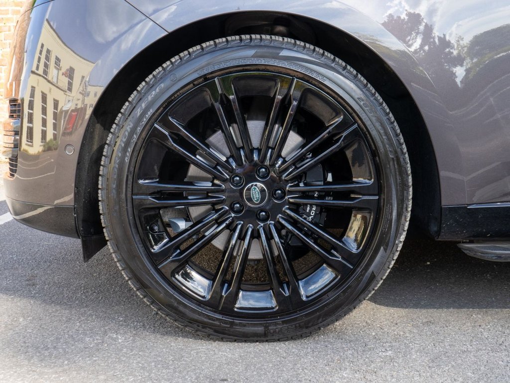 Used Land Rover Range Rover 2024 for sale - 76784080: Photo 11