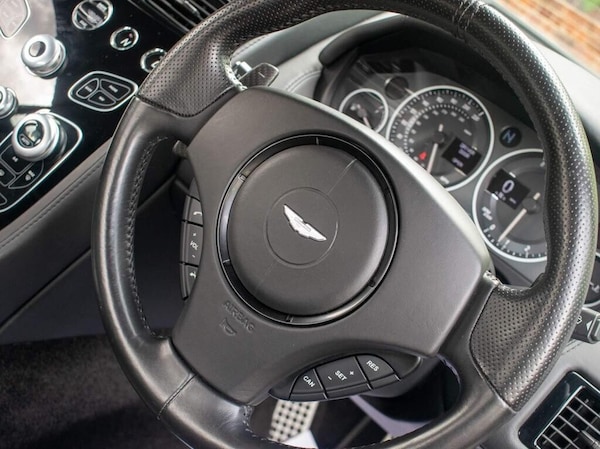 Used Aston Martin Vantage 2017 for sale - 75727503: Photo 32