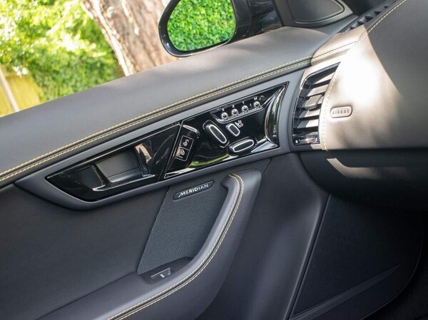 Used Jaguar F-Type 2017 for sale - 72778366: Photo 39