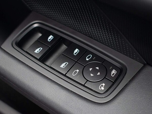 Used Porsche Taycan 2023 for sale - 74900929: Photo 40
